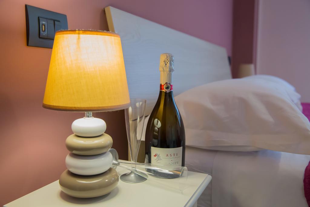 Gleda Rooms In The Square بومبيي المظهر الخارجي الصورة