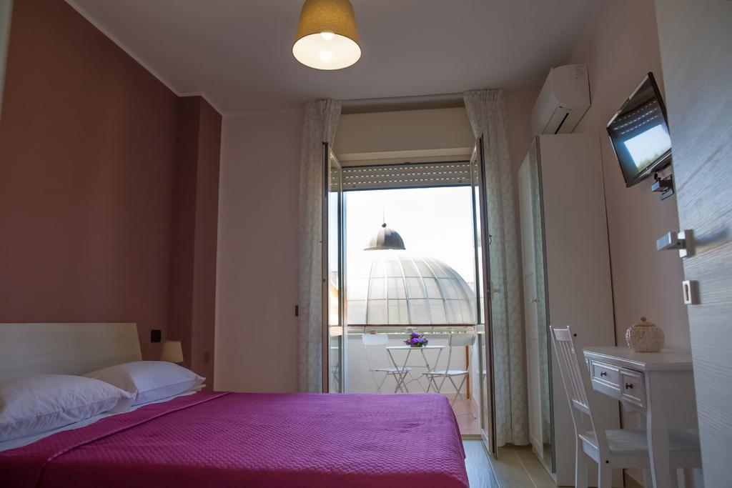 Gleda Rooms In The Square بومبيي المظهر الخارجي الصورة